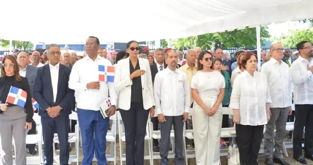 Representantes-de-la-Comision-Permanente-de-Efemerides-Patrias-familiares-de-los-patriotas-personalidades-y-otras-fundaciones-y-asociaciones